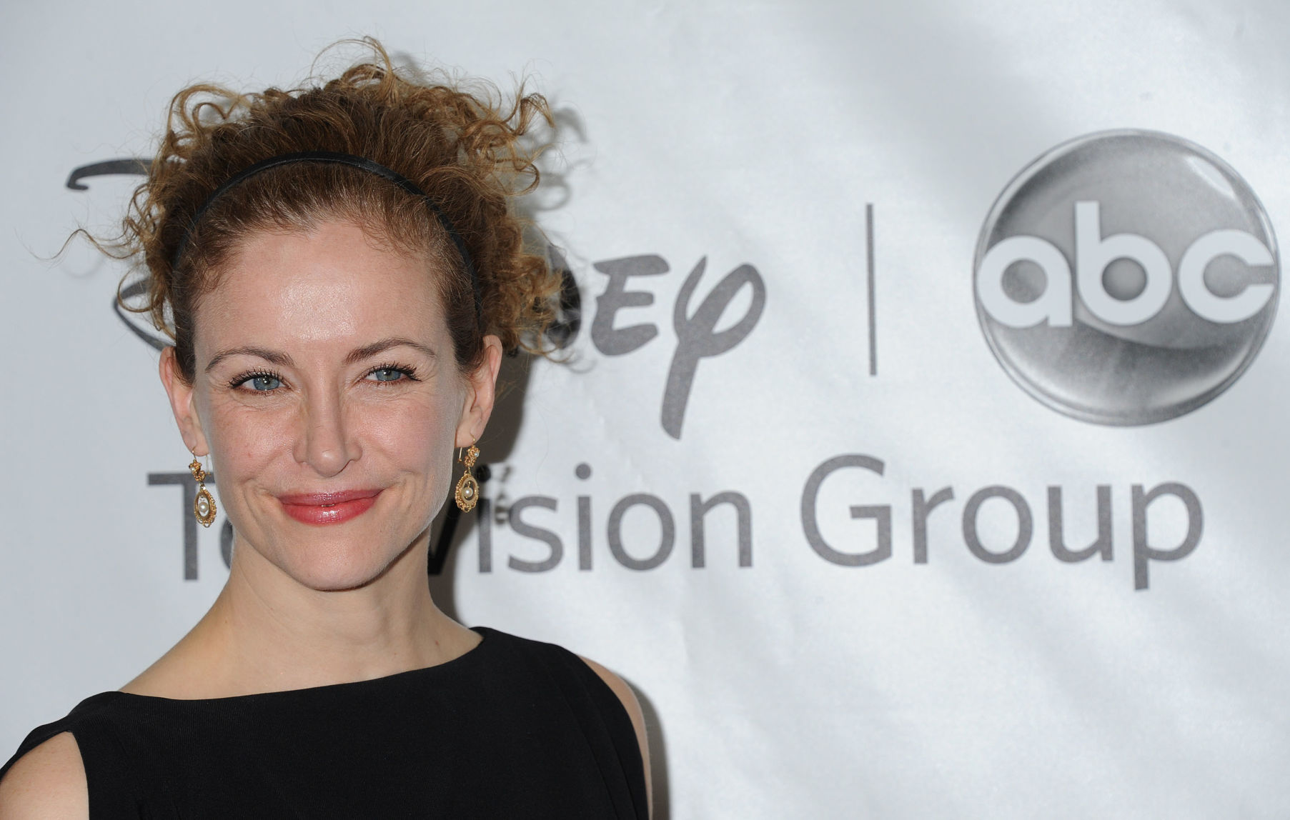 Birthday: Leslie Hope